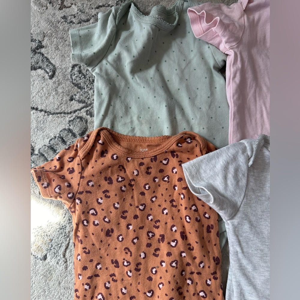 Onesie bundle - Picture 3 of 4